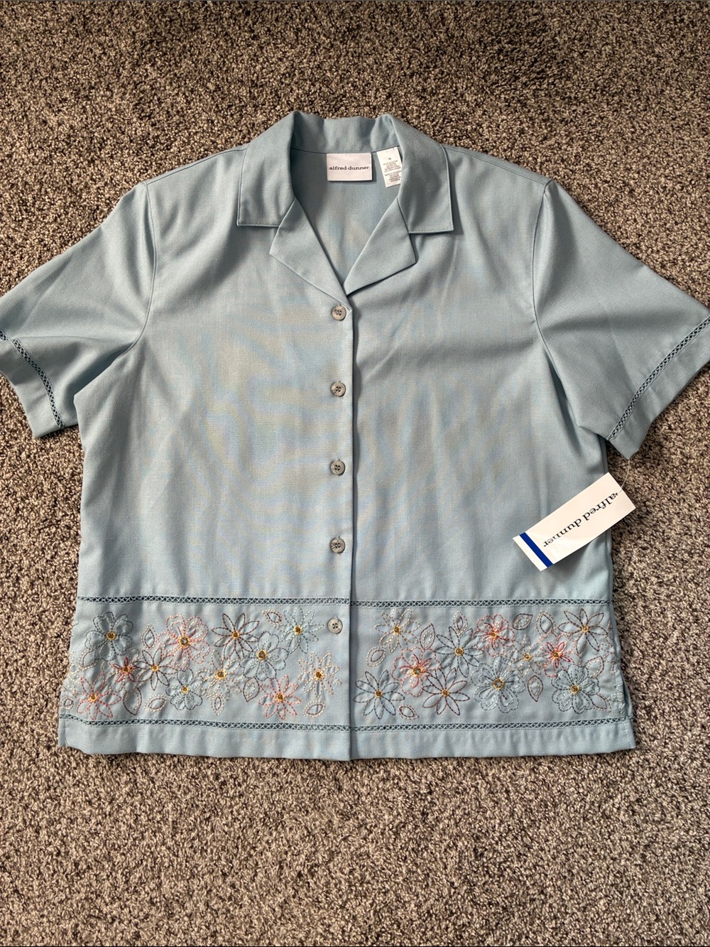 🦋 NWT $54 Alfred Dunner Light Blue Button Front Shirt with Floral Embroidery